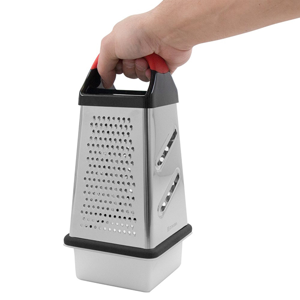  4-sided grater with a collecting recipient