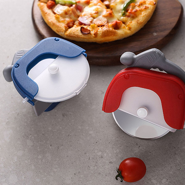 Pizza cutter Wheel with protective blade cover