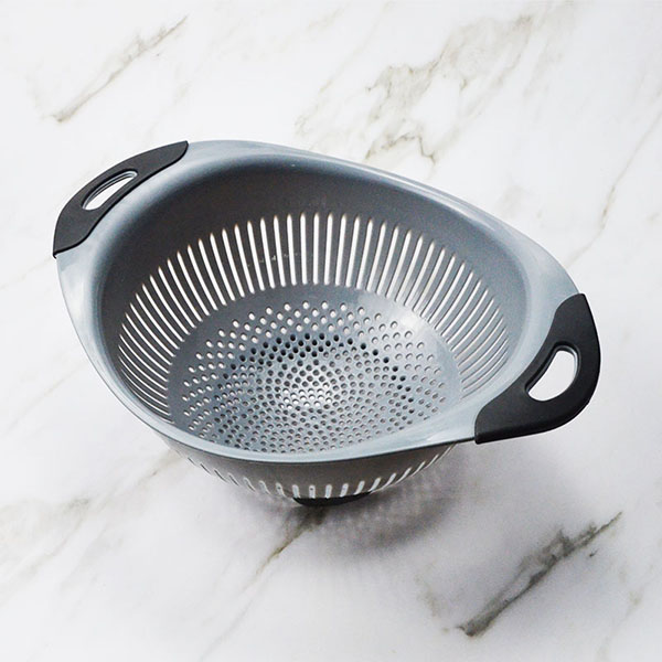 Plastic oval  Strainer Colander with soft handle