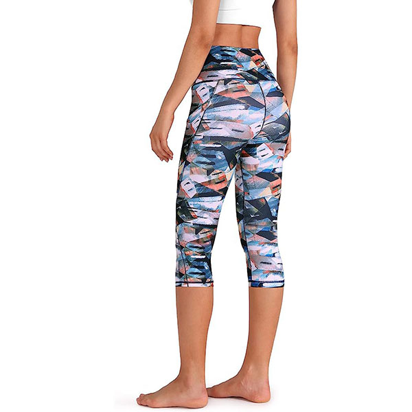 Women's High Waisted Yoga Capris with Pockets